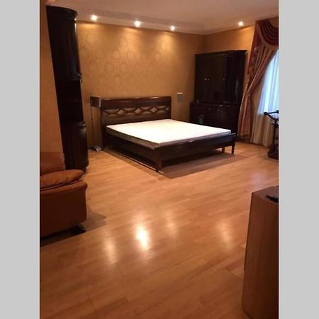 קייב One Bedroom Kreschatik Str 4 מראה חיצוני תמונה