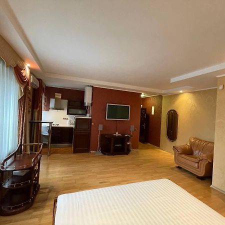קייב One Bedroom Kreschatik Str 4 מראה חיצוני תמונה
