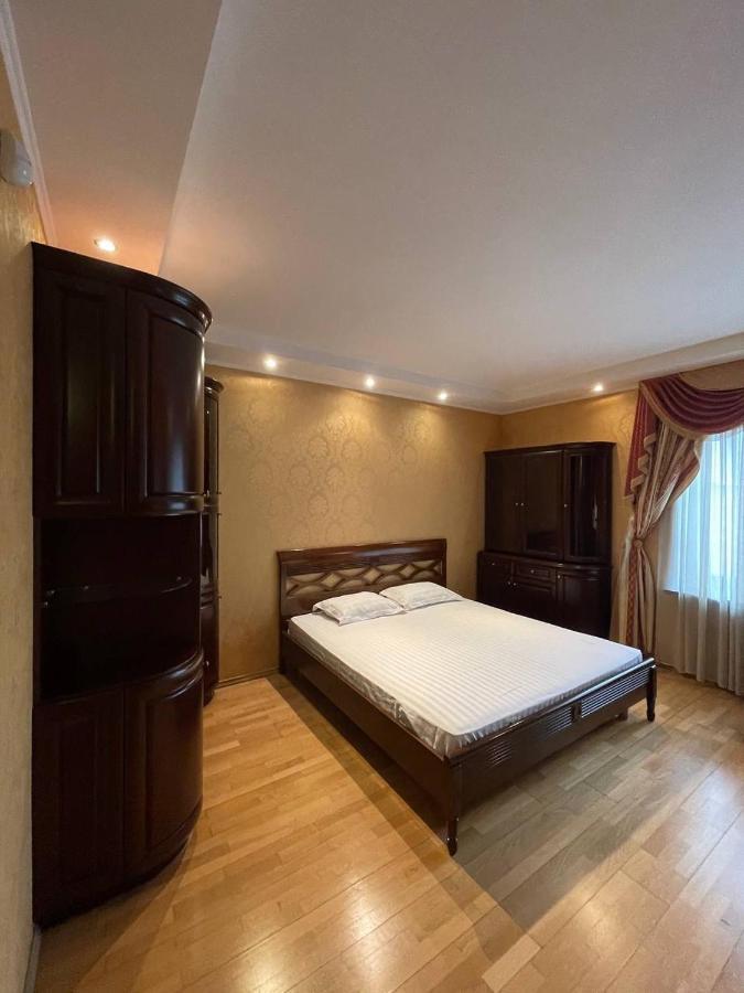 קייב One Bedroom Kreschatik Str 4 מראה חיצוני תמונה