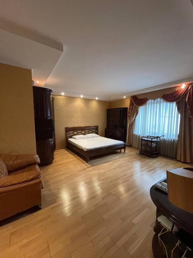 קייב One Bedroom Kreschatik Str 4 מראה חיצוני תמונה