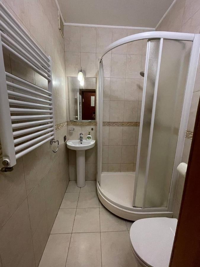 קייב One Bedroom Kreschatik Str 4 מראה חיצוני תמונה