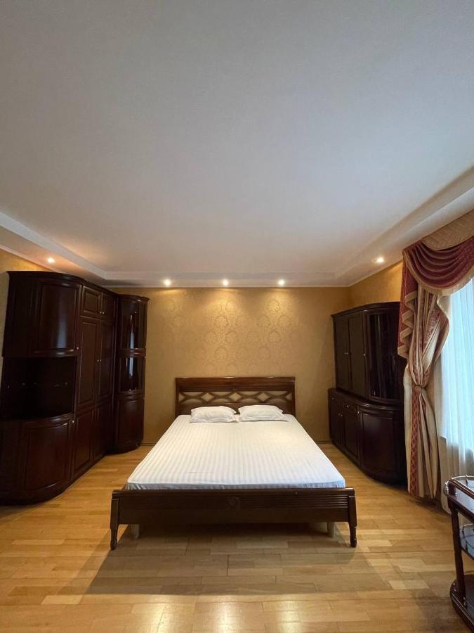 קייב One Bedroom Kreschatik Str 4 מראה חיצוני תמונה