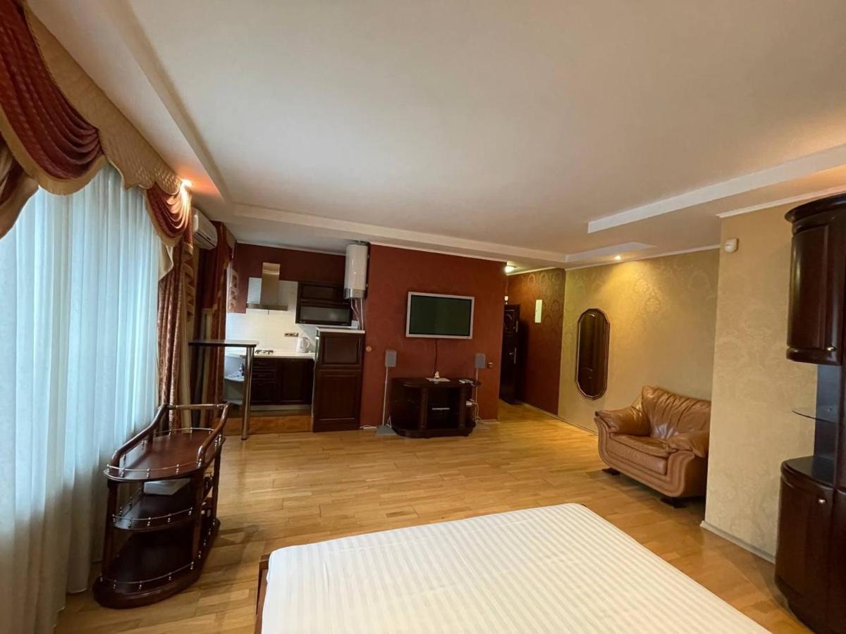 קייב One Bedroom Kreschatik Str 4 מראה חיצוני תמונה